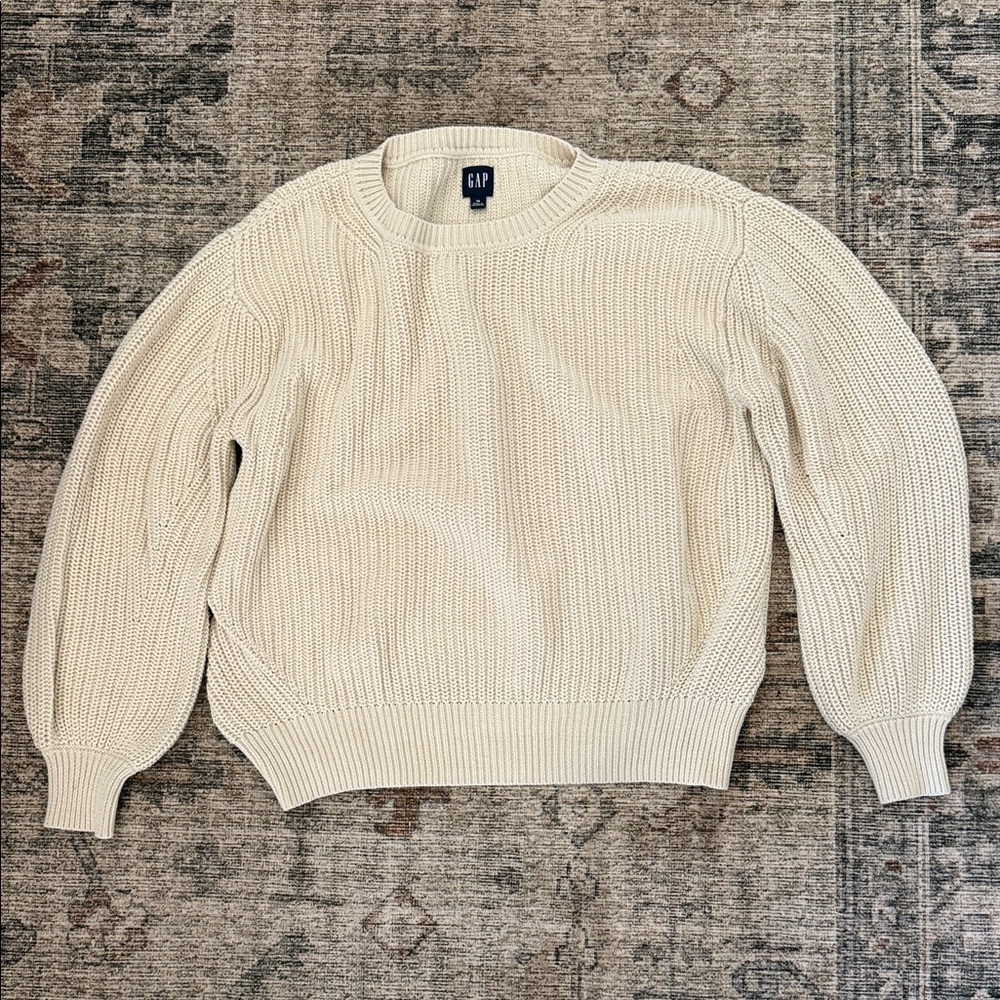 GAP light and cozy sweater